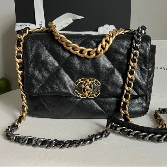 🖤 SOLD🖤 Chanel 19 small bag - Picture 4 of 13